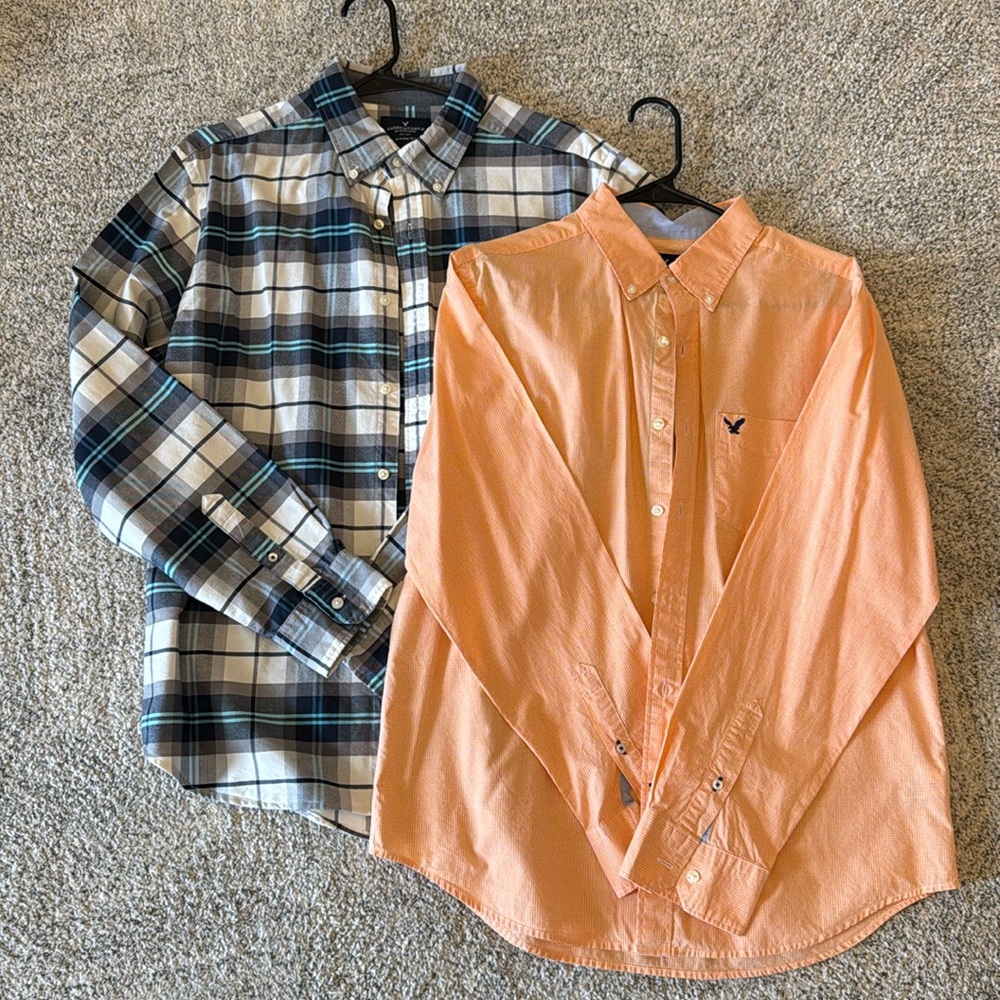 American Eagle long sleeve button down shirts